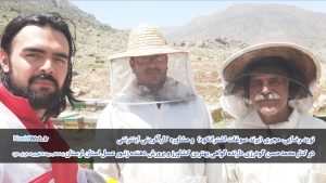 عکس یادگاری با بهترین تولید کننده عسل استان لرستان